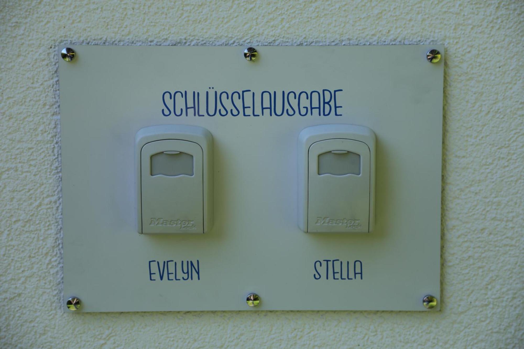 Eine Sehr Gemuetliche Dachgeschoss Ferienwohnung Ihlow  Buitenkant foto