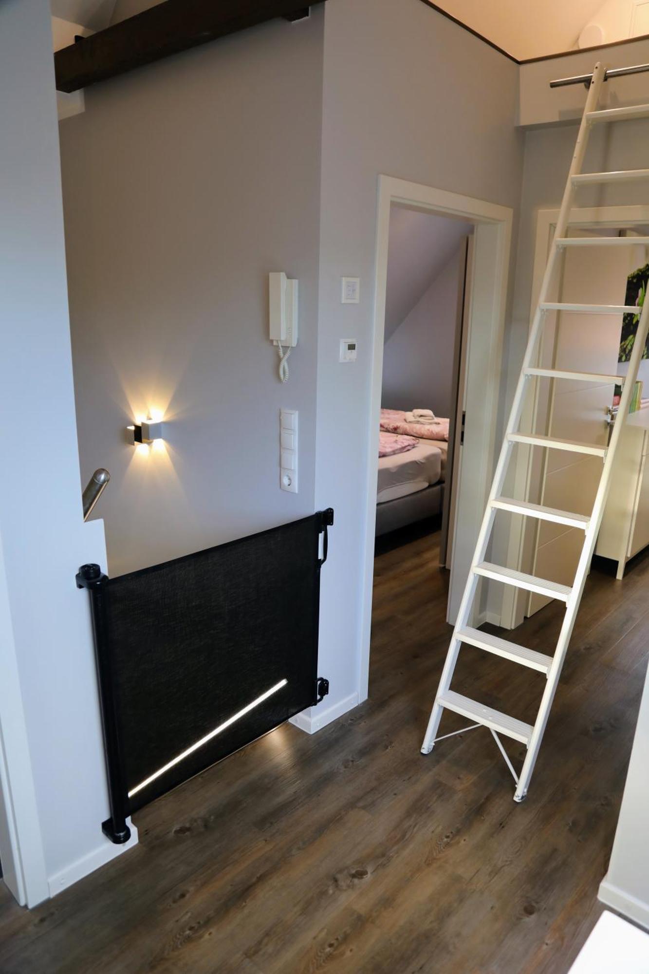 Eine Sehr Gemuetliche Dachgeschoss Ferienwohnung Ihlow  Buitenkant foto