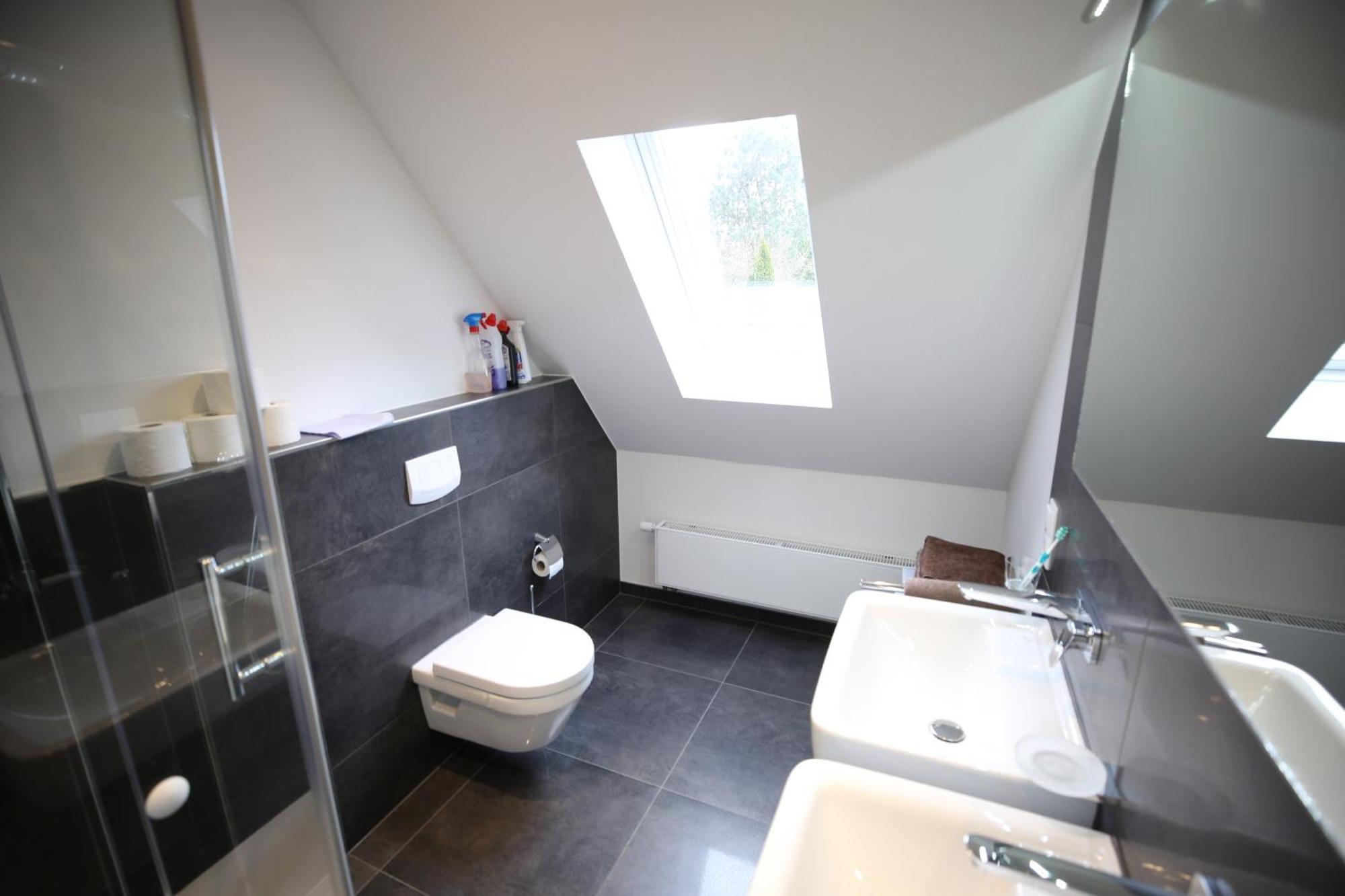 Eine Sehr Gemuetliche Dachgeschoss Ferienwohnung Ihlow  Buitenkant foto