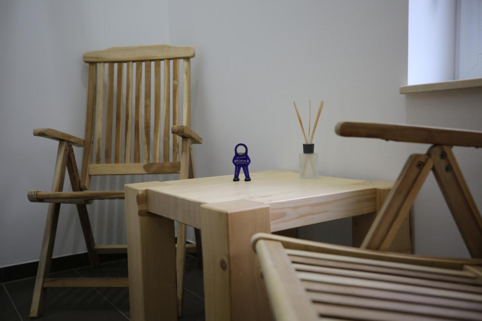 Eine Sehr Gemuetliche Dachgeschoss Ferienwohnung Ihlow  Buitenkant foto