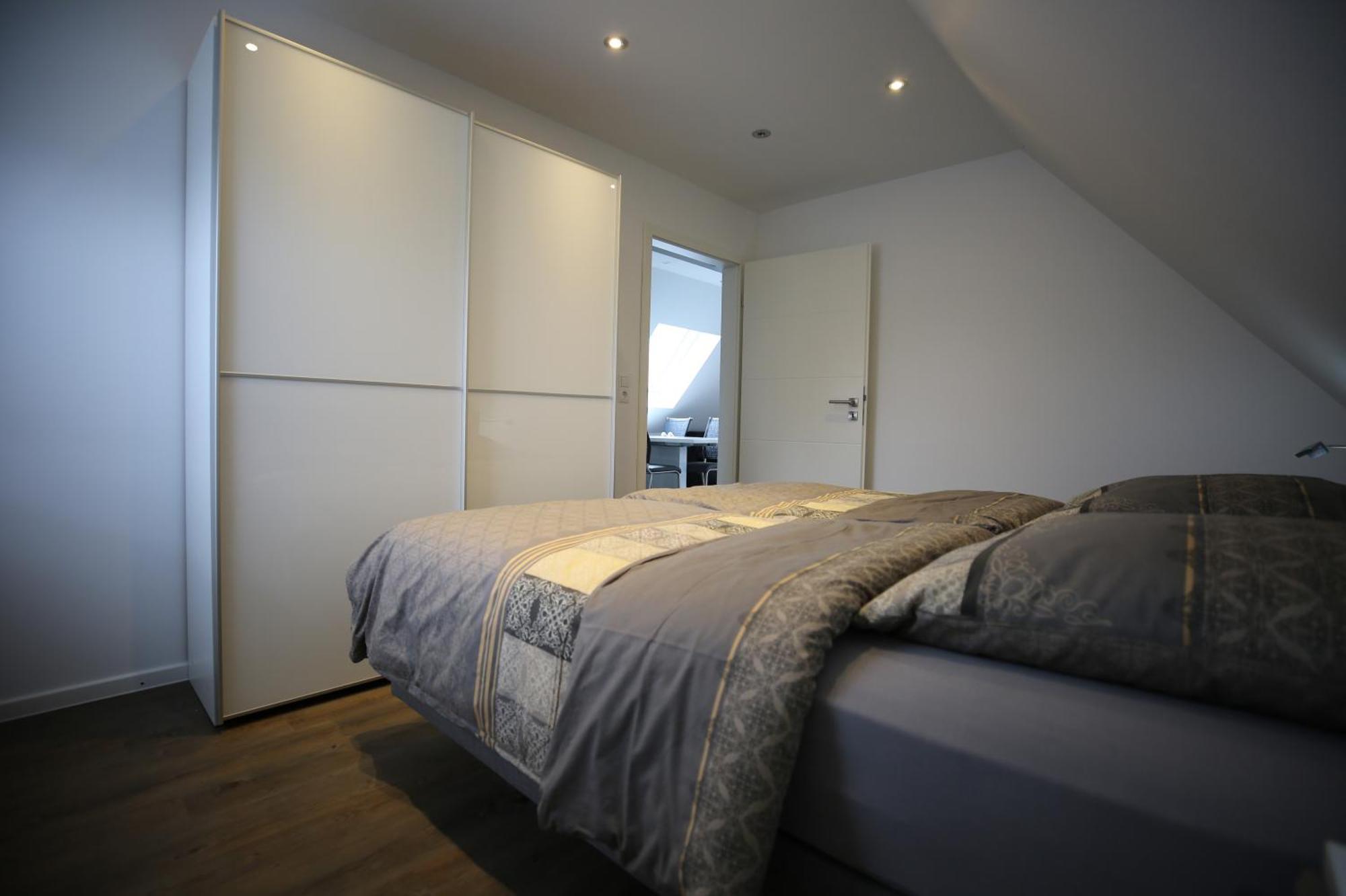 Eine Sehr Gemuetliche Dachgeschoss Ferienwohnung Ihlow  Buitenkant foto
